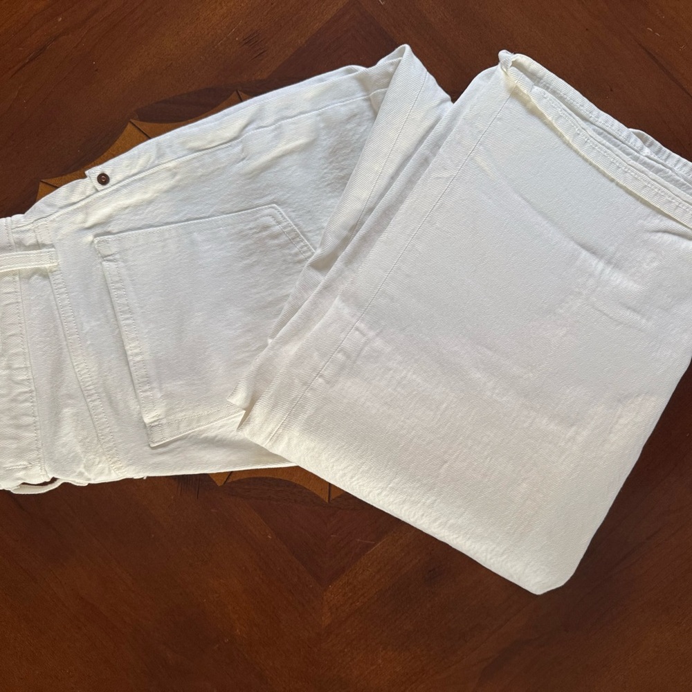 Abercrombie & Fitch High Rise White Jeans